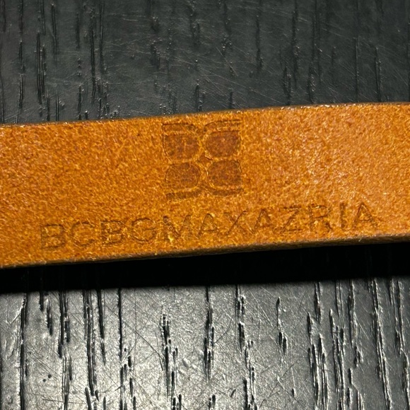 BCBG MAXAZRIA BELT GENUINE LEATHER BROWN CROC ANIMAL PRINT - Picture 4 of 8